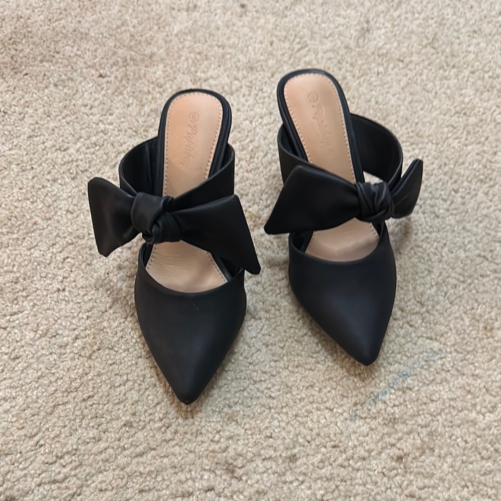 Chic Black Bow Heels with Pointed Toe